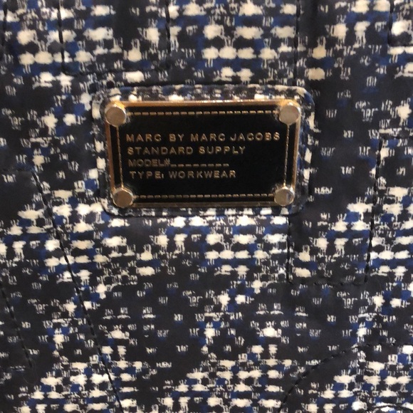 Marc by Marc Jacobs multi color computer sleeve 13 1/2” excellent condition - Picture 2 of 5